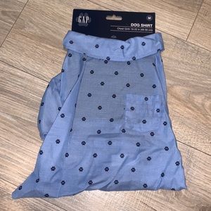 NWT Gap blue polka dot lightweight pocket shirt Dog